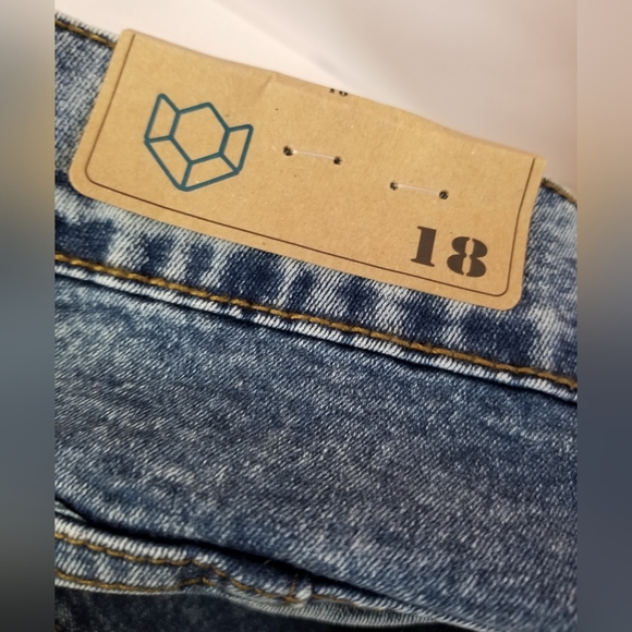 BLUE TURTLE | Medium Blue High Waist Denim Jeans (Size: 18) - Picture 7 of 7